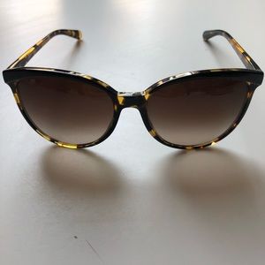 Oliver Peoples Tortoise sunglasses